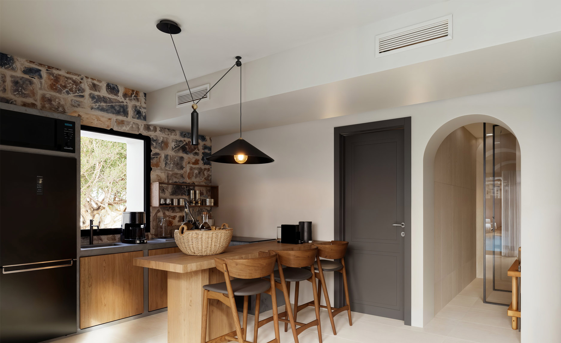 VOLTA Seaside - The Boutique Hotel Experience - Accommodation - table